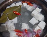 Foto langkah ke 2 dari resep Sayur Bening Sawi Tahu.