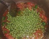 A picture of step 2 of Masala mater poulao.