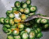 કારેલા ડુંગળી ની ભુરજી (Karela Dungli Bhurji Recipe In Gujarati) રેસીપી સ્ટેપ2ફોટો