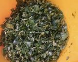 A picture of step 1 of Methi makki ki roti.