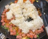 Foto langkah ke 3 dari resep Kimchi Bokkeumbap/ Kimchi Fried Rice.