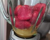 Foto del paso 2 de la receta: Jugo de fresa y naranja 🍓🍊