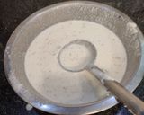 A picture of step 9 of Suji Thattu idli.