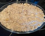 Une image de l'étape 6 de Crumble de pain d’épices et noisettes aux pommes 🍎.