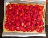 Foto del paso 1 de la receta: Tarta de fresas especial San Valentín 🍓🥰
