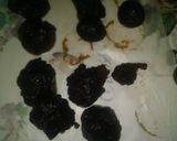 A picture of step 3 of Chocolate lolypops.