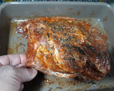 Foto del paso 3 de la receta: Cabeza de lomo especiada al horno