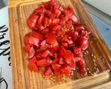 Une image de l'étape 4 de Salade marinée de concombre et tomates à la coriandre.