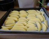 A picture of step 4 of Easy to make Potato wedges.