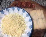 Hình bước làm 3 của món Bánh nướng với Chorizo, phô mai nấm Truffle và Mozzarella