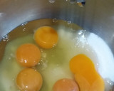 Foto del paso 1 de la receta: Bizcochuelo fácil sin leche. Es rápido y tampoco lleva manteca 😋
