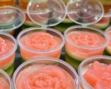 Foto langkah ke 6 dari resep Puding Cup Rainbow.