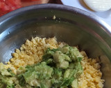 Foto del paso 2 de la receta: Huevos Rellenos con Palta, Guacamole