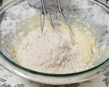 சாக்லேட் சிப்ஸ் மஃபின்/கப் கேக் ரெசிபி ஸ்டேப் 3 புகைப்படம்