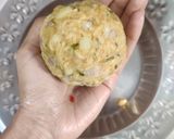 A picture of step 5 of Noodles scotch eggs.