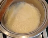 Foto del passaggio 4 della ricetta Cheesecake alla salsa di fragole mirtilli e cioccolato fondente