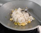 Foto langkah ke 3 dari resep Nasi Goreng Margarin.