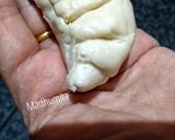 A picture of step 5 of Cheese Momo.