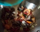 Foto langkah ke 5 dari resep Ikan Gabus Asin Masak Asam Manis.