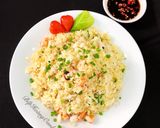 Hình bước làm 4 của món Cơm Chiên Hải Sản
