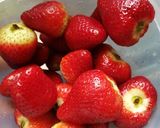 Foto del paso 1 de la receta: Mermelada de fresa y arándanos 😋