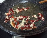 รูปขั้นตอนการทำที่ 5 ของ พริกทอดกรอบ รสหม่าล่า (麻辣香酥辣椒)