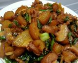 Foto langkah ke 6 dari resep Oseng Kikil Cabai Hijau.
