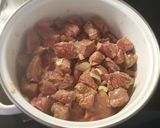 Lecsós, gombás marhapörkölt nokedlival recept fázis 1 fotója