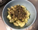 Une image de l'étape 3 de Salade de tomates au concombre Noa mariné algues et huile de pépins de courge.