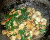 Foto langkah ke 3 dari resep Oseng tahu,kacang dan telur puyuh.
