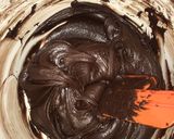 Foto langkah ke 6 dari resep Brownies panggang shiny crust.