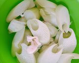 Hình bước làm 2 của món Thứ 3 - Thực đơn giảm cân low carbCanh chua bạc hà nấu xương bò