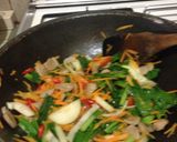 Foto langkah ke 3 dari resep Simple kwetiau goreng ala Dee.