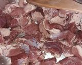 Foto del paso 1 de la receta: Carne con papas en salsa