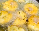 A picture of step 2 of Restaurant style dahi vadas.