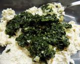 Foto del paso 4 de la receta: Pelotitas, bolitas de ricota y espinaca (29 día de los ñoquis)