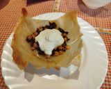 Foto del paso 10 de la receta: Tartaleta de masa filo con morcilla de arroz, garbanzos y salsa de yogur