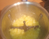 Foto del paso 5 de la receta: Tortilla de patatas con cebolla en MC