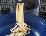 Une image de l'étape 2 de La recette véritable à la carbonara 😋.