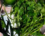 धनिया के पत्ते की चटपटी चटनी (Dhaniya ke patte ki chatpati chutney recipe in Hindi) रेसिपी चरण 1 फोटो