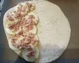 Foto del paso 5 de la receta: Piadina de calabacín con atún y queso