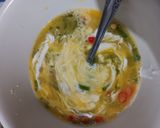 Foto langkah ke 2 dari resep Telur Dadar Santan.