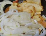 Foto del paso 1 de la receta: Wrap de carne🥩, pollo🍗, cebollas🧅y manzanas🍎 caramelizadas en salsa miel🍯mostaza🌯🥙🥬