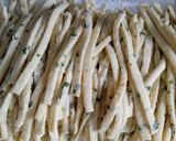 Foto langkah ke 6 dari resep Celery Cheese Sticks (Stik Keju Seledri - Putih Telur).