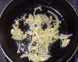 Foto langkah ke 2 dari resep Telur Ceplok Saus Inggris.