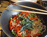 Foto del paso 3 de la receta: Salteado de brécol y verduras al wok