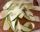 Foto del passaggio 2 della ricetta Pomodori friselline e zucchine