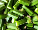 A picture of step 1 of Dahi Bhindi Masala.