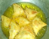 A picture of step 6 of Cheese Samosa.