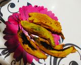 A picture of step 4 of Uggani with mirpakaya bajji.